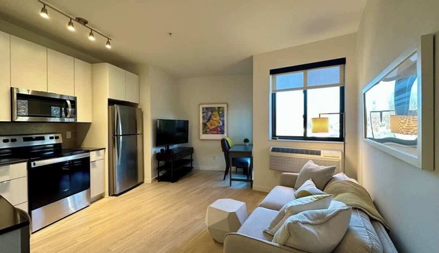 Modern 1BR Near Light Rail, Hospitals, MSP 06