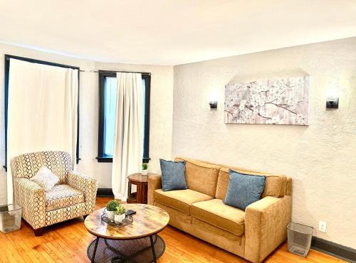 Modern 1BR Near Midway - CTA Train - Golf Nearby