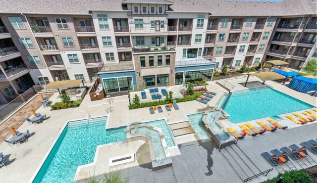 Modern 1BR near TPC Golf | Free Parking & Wifi