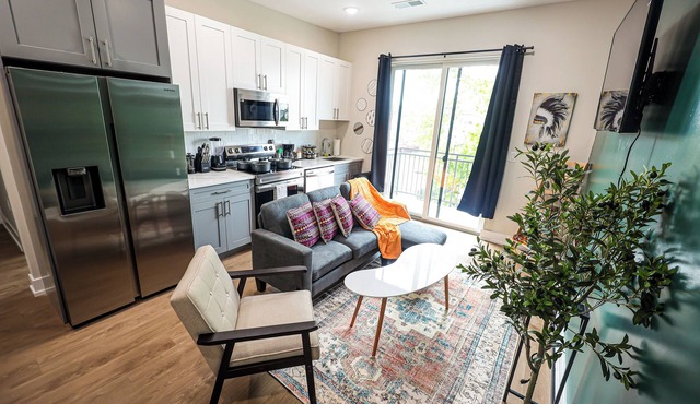 Modern 1BR near University City & Center City! King bed, self-check-in, and prime location near schools, Parkway & more. Perfect for a stylish Philly stay