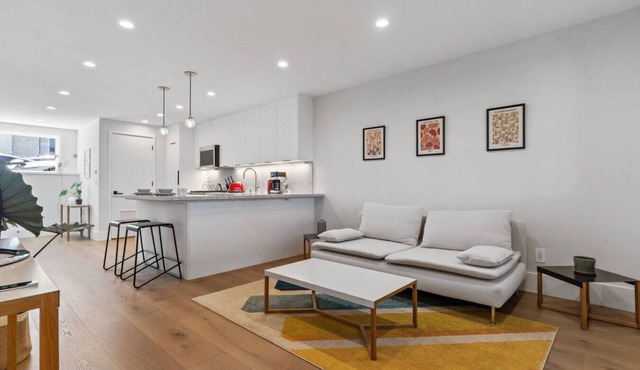 Modern 1BR Noe Valley Apt with laundry & backyard