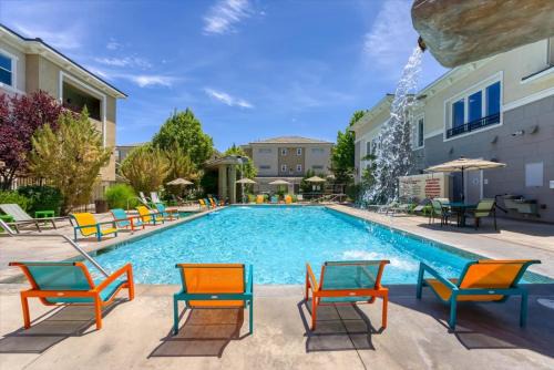 Modern 1BR Reno Retreat · Reno Events & Pool