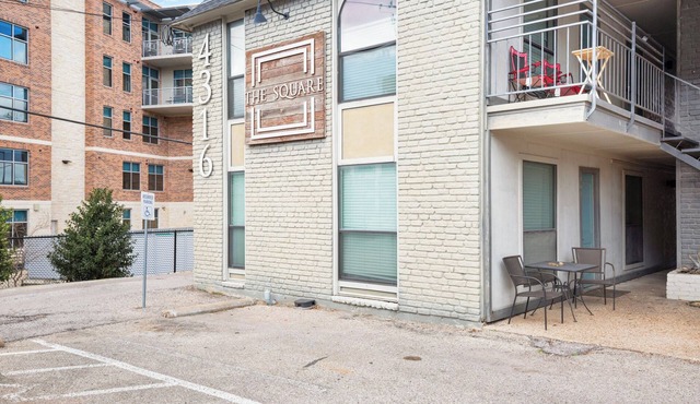 Modern 1BR Retreat in Vibrant Austin w/AC