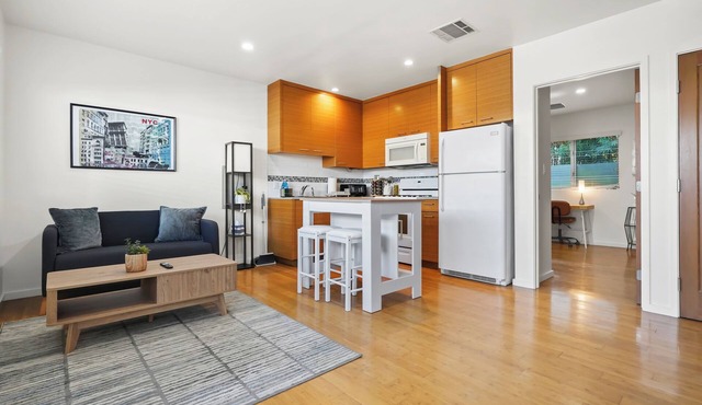 Modern 1BR Retreat in the Heart of Culver City