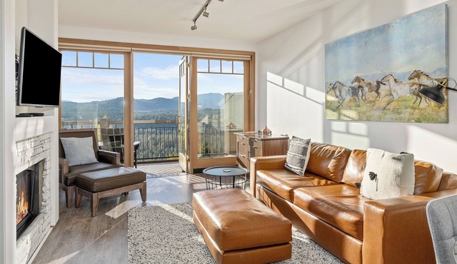 Modern 1BR Retreat with Fireplace & Mountain Views