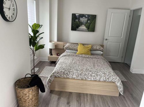 Modern 1BR Suite close to Toronto Airport