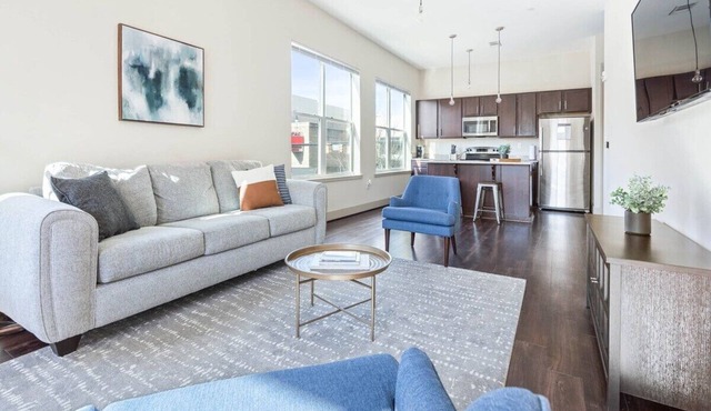 Modern 1BR | Urban Comfort + WiFi