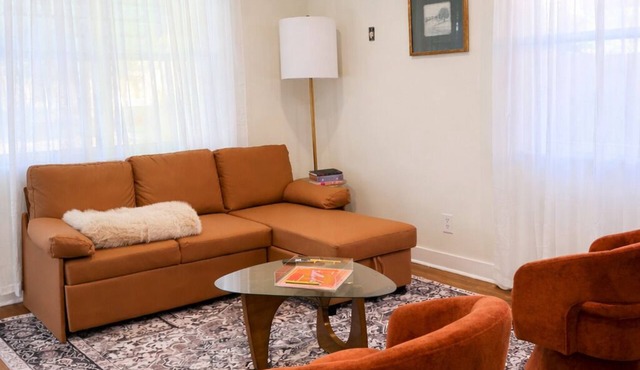 Modern 1BR w/Hot Tub/Prime Location/Sleeps 5