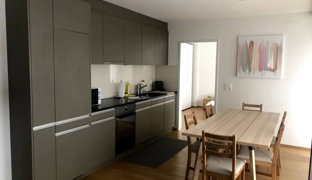Modern 1BR with in trendy area (West 10)