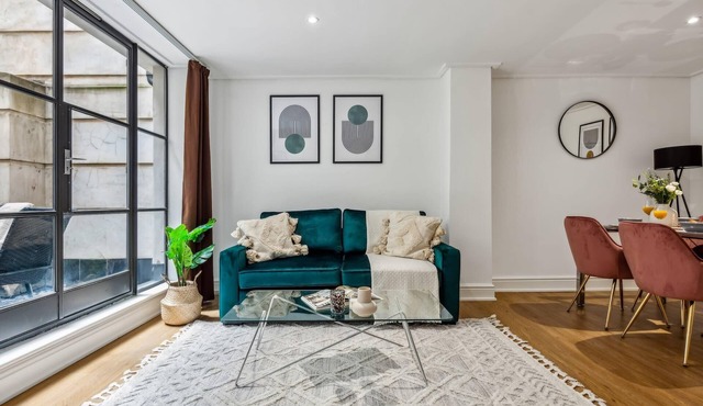 Modern 1BR with Patio in the Heart of Holborn