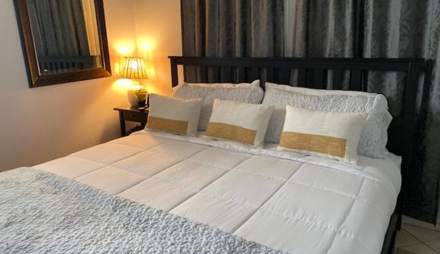 Modern 2/1 Apt near Midtown and Beaches