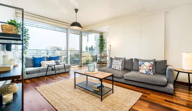 Modern 2-Bedroom Apartment with Balcony & Pool Access Near Forum Beach