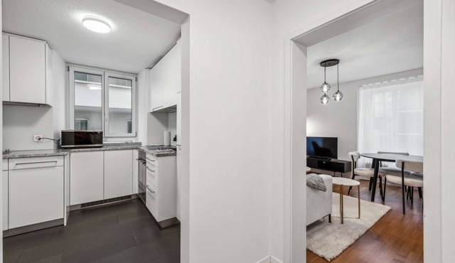 Modern 2 Bdr-flat top Location