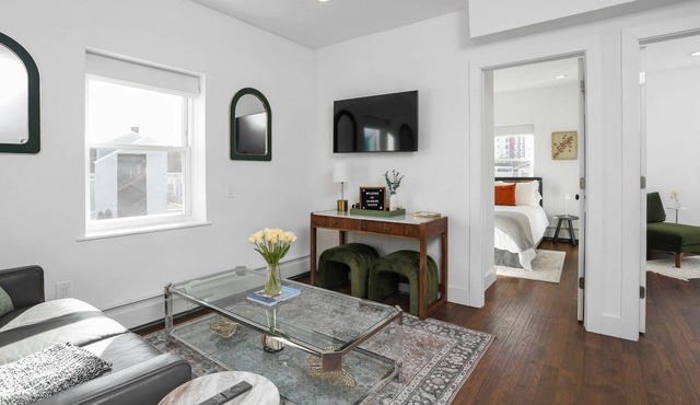 Modern 2 Bdr, Harbor Point #2 – Walk to Train, Restaurants, City + Shore