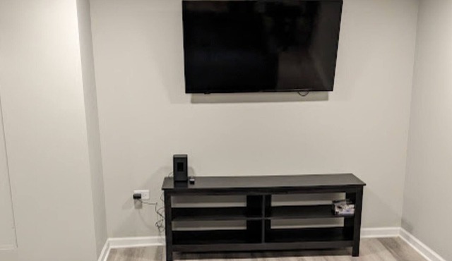 Modern 2 BDRM Apartment in Chicago