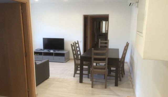 Modern 2-BdRm Ground Floor w/Free Parking WiFi AC Dishwasher Washer/Dryer Metro!