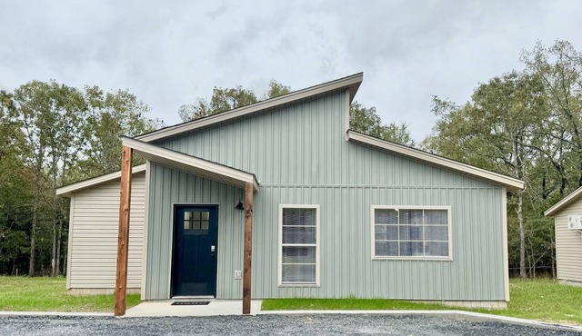 Modern 2 Bed/1 Bath Bungalow ~ Jacksonville, AR