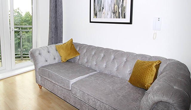 Modern 2 bed 2 bath apartment in town with balcony