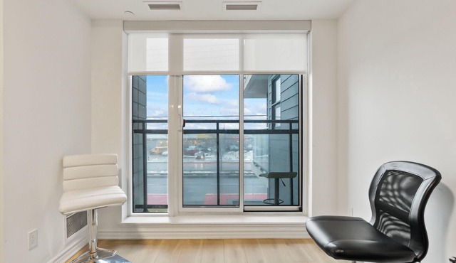 Modern 2-Bed, 2-Bath Apartment, Family-Friendly, Free Parking, Gym & Party Room!