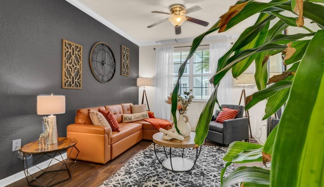 Modern 2-Bed/2-Bath Tampa Apartment: Comfort Meets Convenience for Corporate Travelers