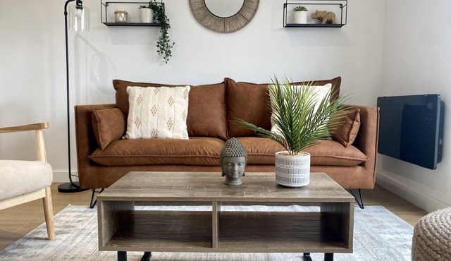 Modern 2 Bed Apartment/Free Parking/Near City/Self-Check In