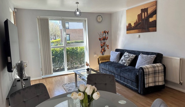 Modern 2 Bed Apartment | Entire Unit | Inside Manchester City