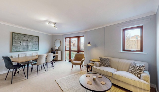 Modern 2 Bed APT-Balcony W/City Views-Langdon Park