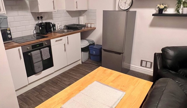 Modern 2-bed flat - Central Cardiff - Short stay