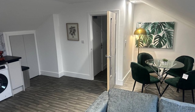 Modern 2-Bed Flat in Long Eaton w/Free Parking