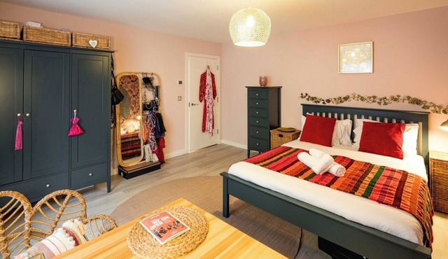 Modern 2-Bed Flat Near Canary Wharf and Greenwich