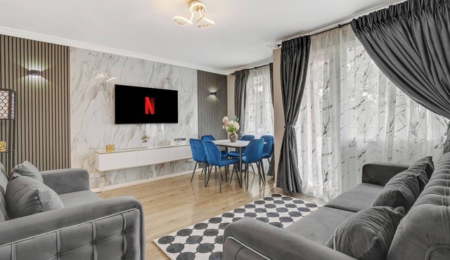 Modern 2-Bed Flat with Balcony in Central London