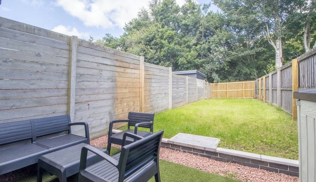 Modern 2-Bedroom Home near Glasgow and Edinburgh