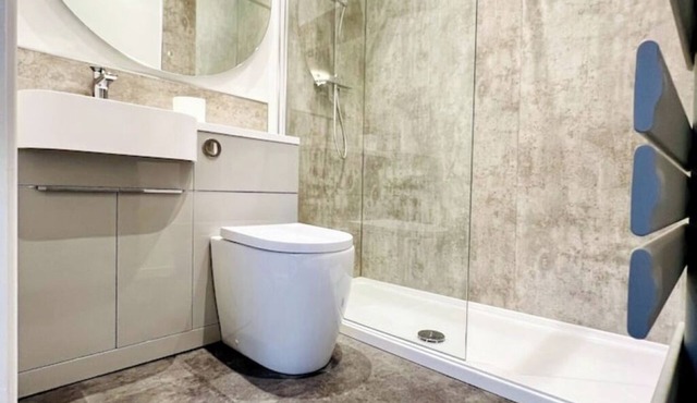 Modern 2-bed house in Blyth centre with two bedrooms and two bathrooms