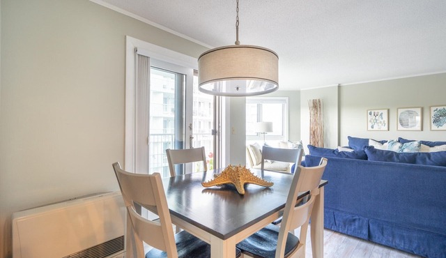 Modern 2-bedroom, 2-bathroom condo in adorable Old Orchard Beach with WiFi
