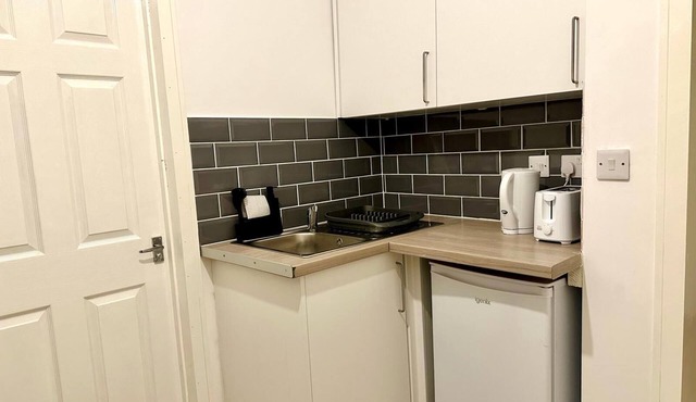 Modern 2 Bedroom Apartment - Neath Port Talbot Near Briton Ferry Train Station