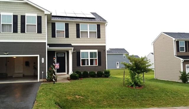 Modern 2-Bedroom and 2-Bed Apartment with Private Access Door Minutes from I-81
