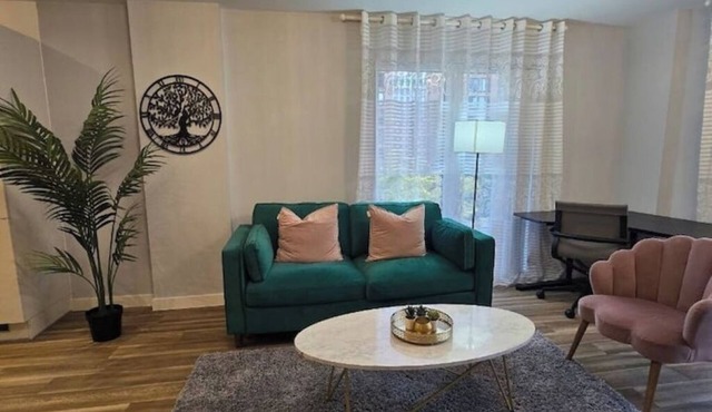 Modern 2-Bedroom Apartment in Birmingham city centre – Sleeps 6 + Free Parking