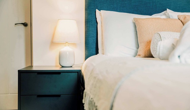 Modern 2 bedroom apartment with free parking