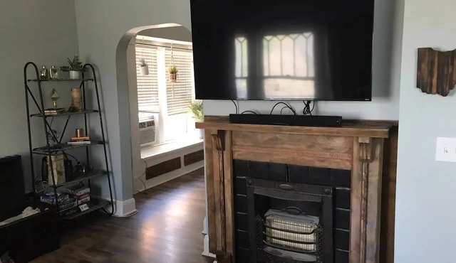 Modern 2 bedroom apartment - 5 min drive to beach