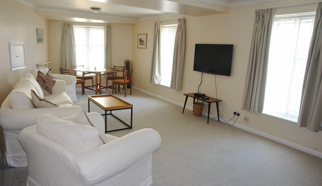 Modern 2 Bedroom Apartment In The Heart Of Historic Hastings Old Town