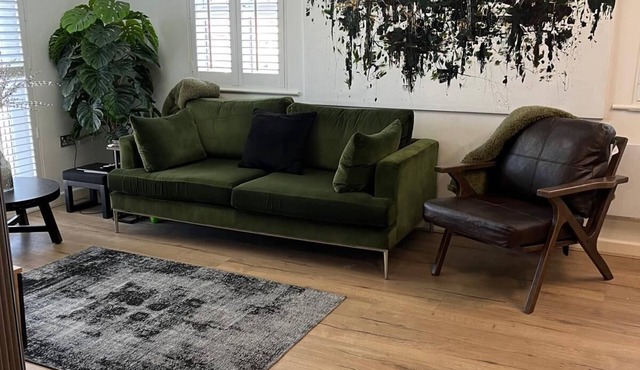 Modern 2 Bedroom Apartment