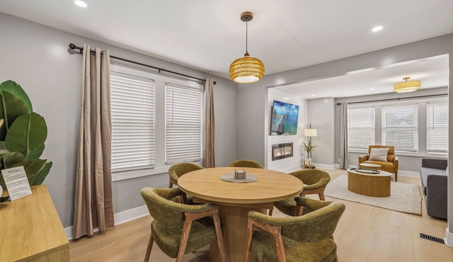 Modern 2-bedroom apartment with AC centrally located in Eggertsville