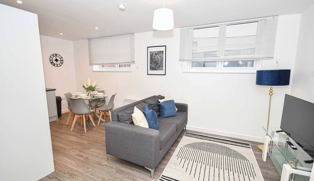 Modern 2 Bedroom Apartment in Central Wigan