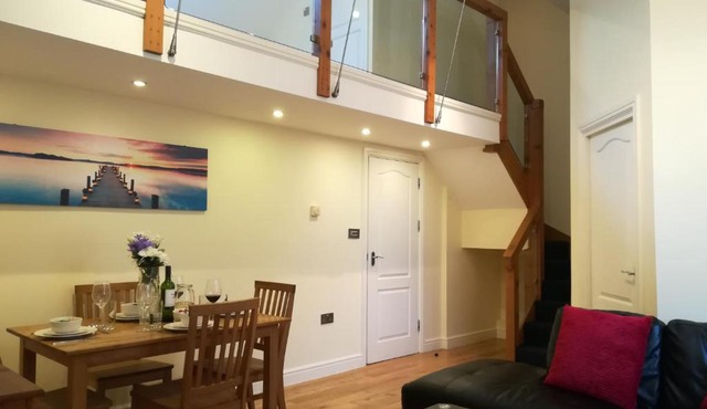 Modern, 2 Bedroom Apartment with Sofa Bed, Uplands, Swansea