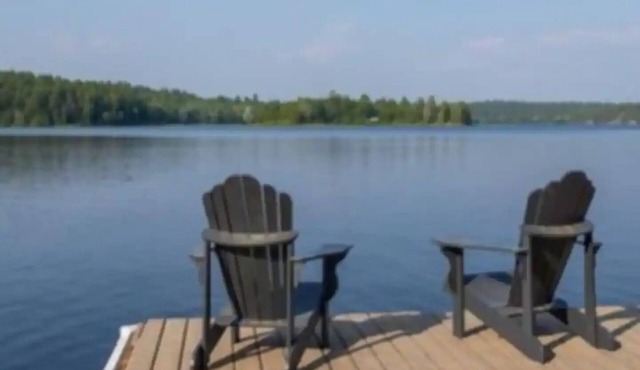 Modern 2 bedroom Cottage on the French River.nn