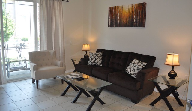 Modern 2 Bedroom - Central Fort Collins, Close to I-25 and Shops