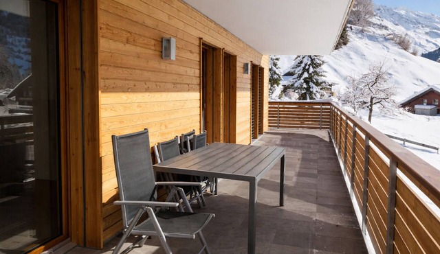 Modern 2-bedroom chalet apartment in charming Grindelwald