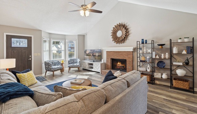 Modern 2-bedroom condo in desirable North Macon. Close to many attractions!