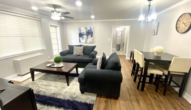 Modern 2 bedroom Condo w/Skyline View