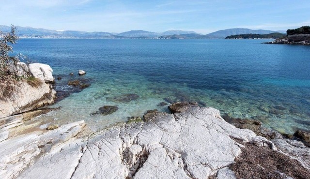 modern 2 bedroom fully furnished apartment over looking the harbour of Kassiopi